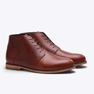 Nisolo Chestnut Leather Men's Chukka Boot with Taupe Laces